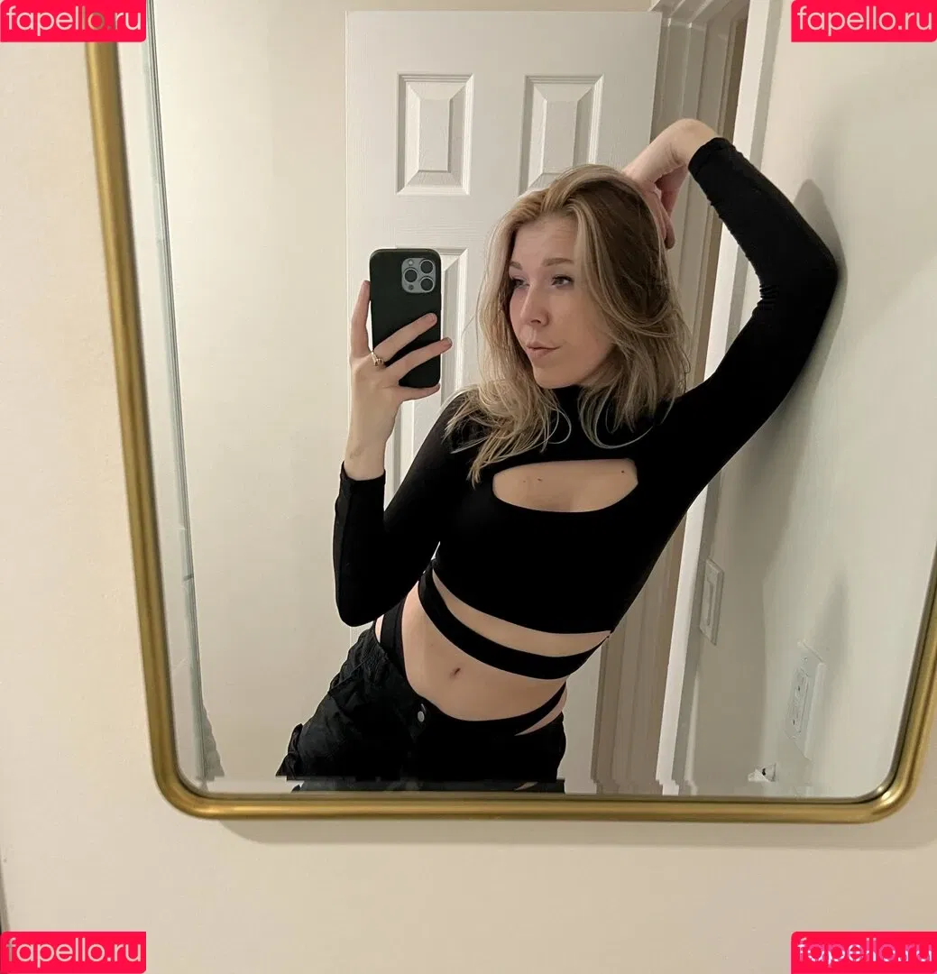 ElainaExe Onlyfans Photo Gallery 