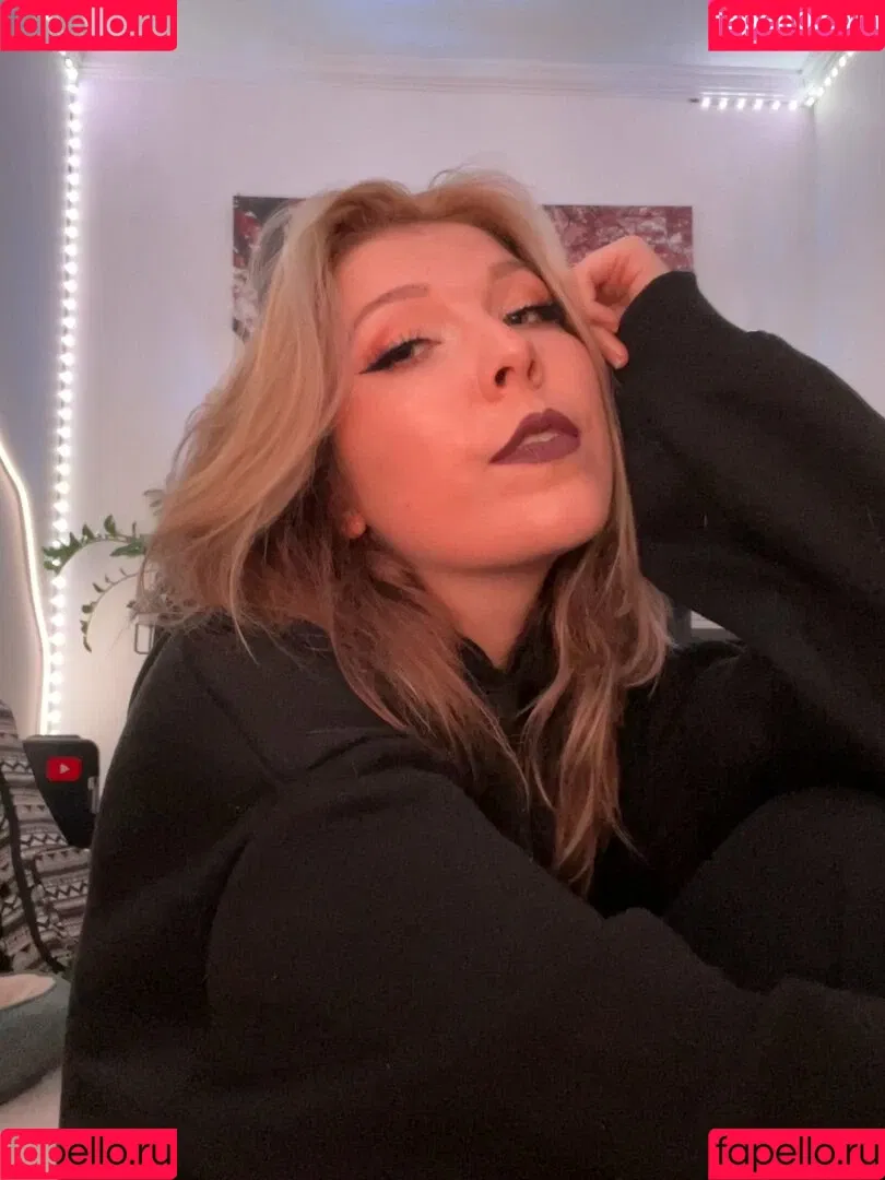 ElainaExe Onlyfans Photo Gallery 