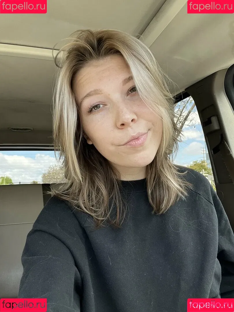 ElainaExe Onlyfans Photo Gallery 