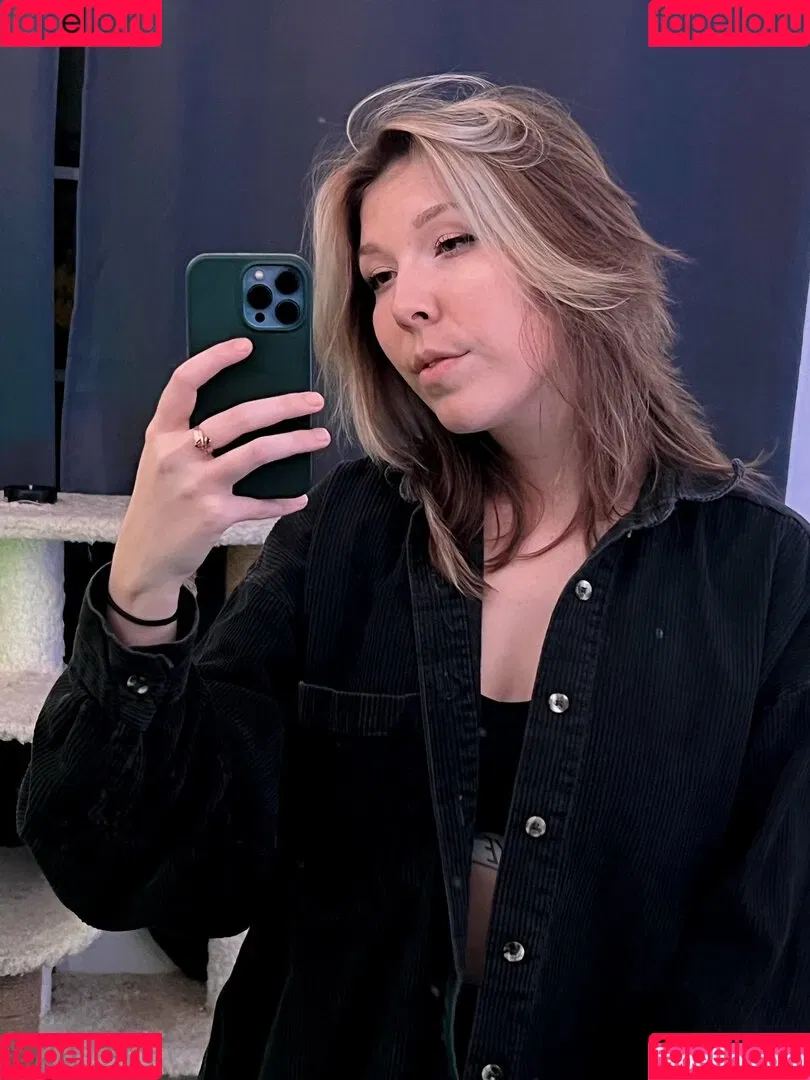 ElainaExe Onlyfans Photo Gallery 
