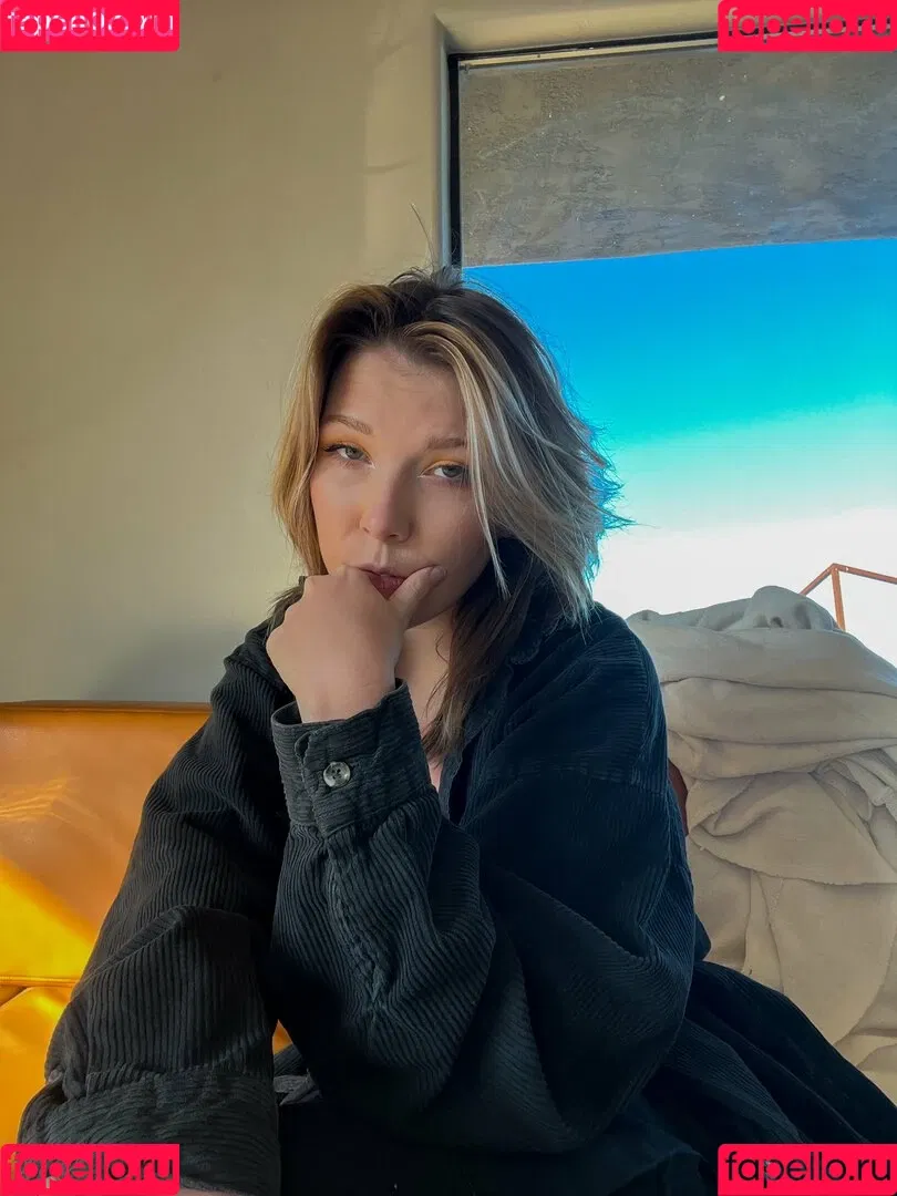 ElainaExe Onlyfans Photo Gallery 