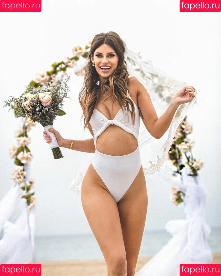 Hannah Stocking Onlyfans Photo Gallery 