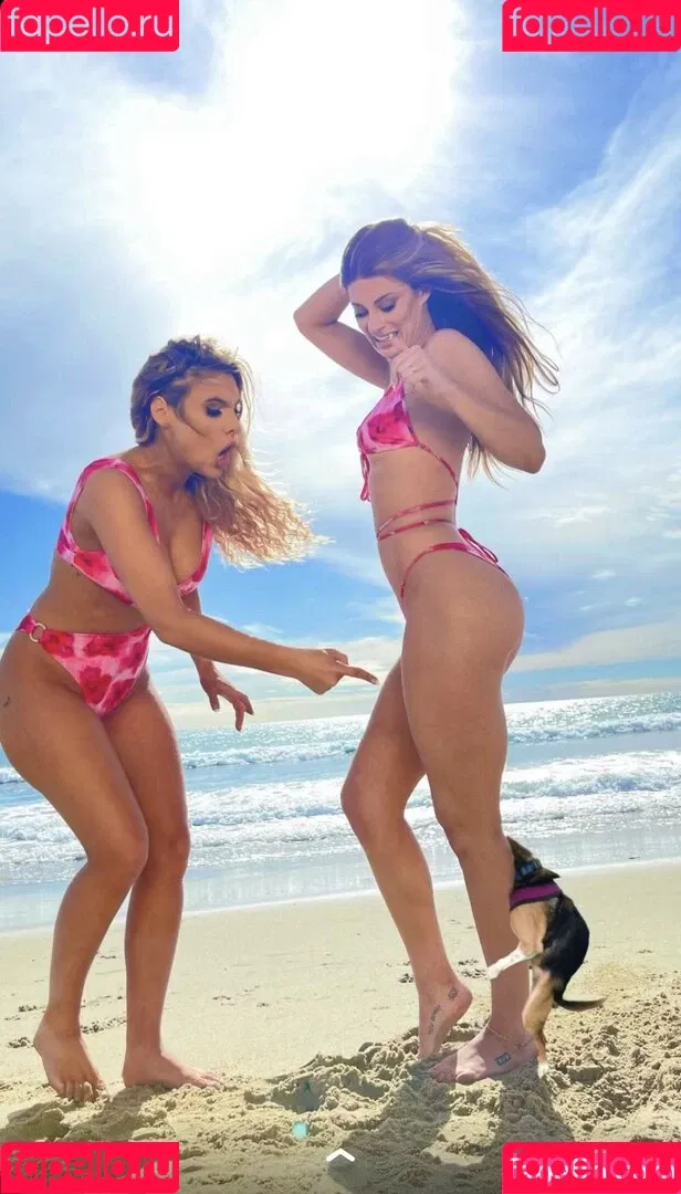 Hannah Stocking Onlyfans Photo Gallery 
