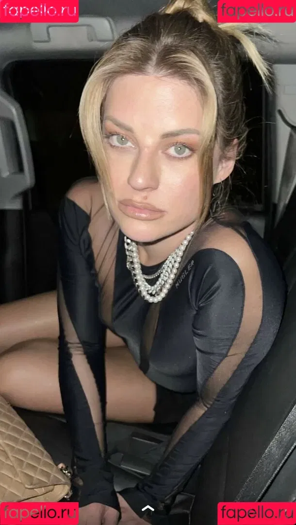 Hannah Stocking Onlyfans Photo Gallery 