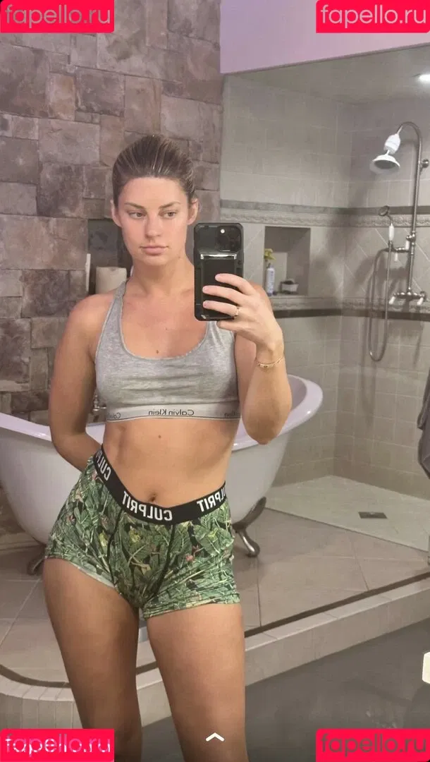 Hannah Stocking Onlyfans Photo Gallery 