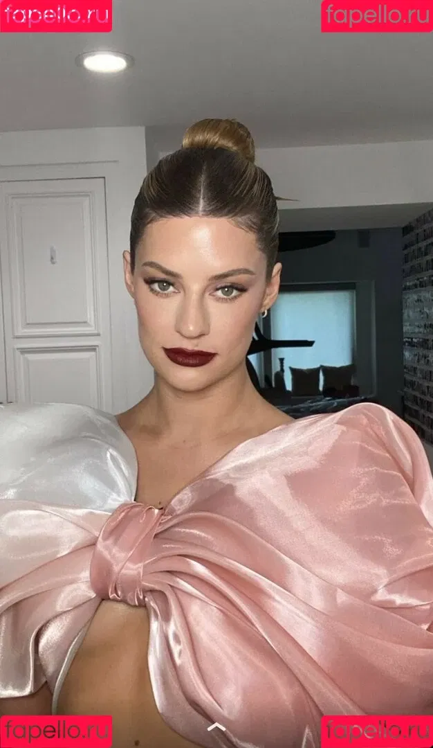 Hannah Stocking Onlyfans Photo Gallery 
