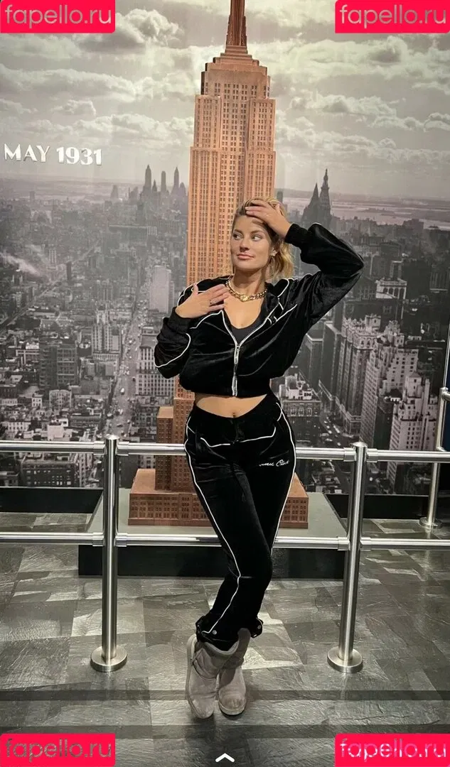 Hannah Stocking Onlyfans Photo Gallery 