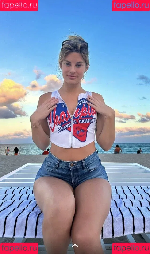 Hannah Stocking Onlyfans Photo Gallery 