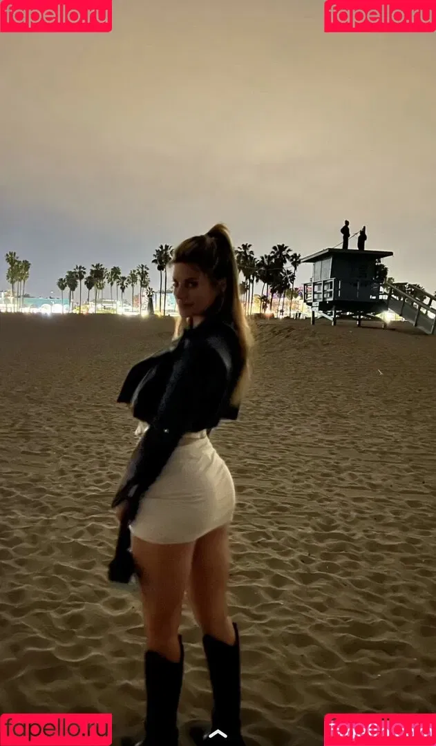Hannah Stocking Onlyfans Photo Gallery 