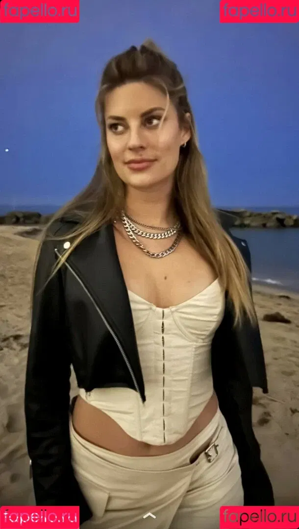 Hannah Stocking Onlyfans Photo Gallery 
