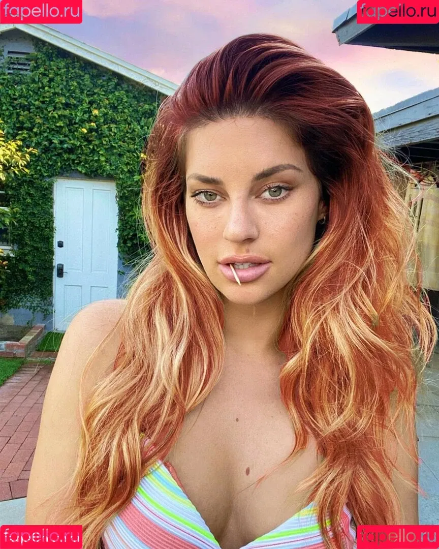 Hannah Stocking Onlyfans Photo Gallery 