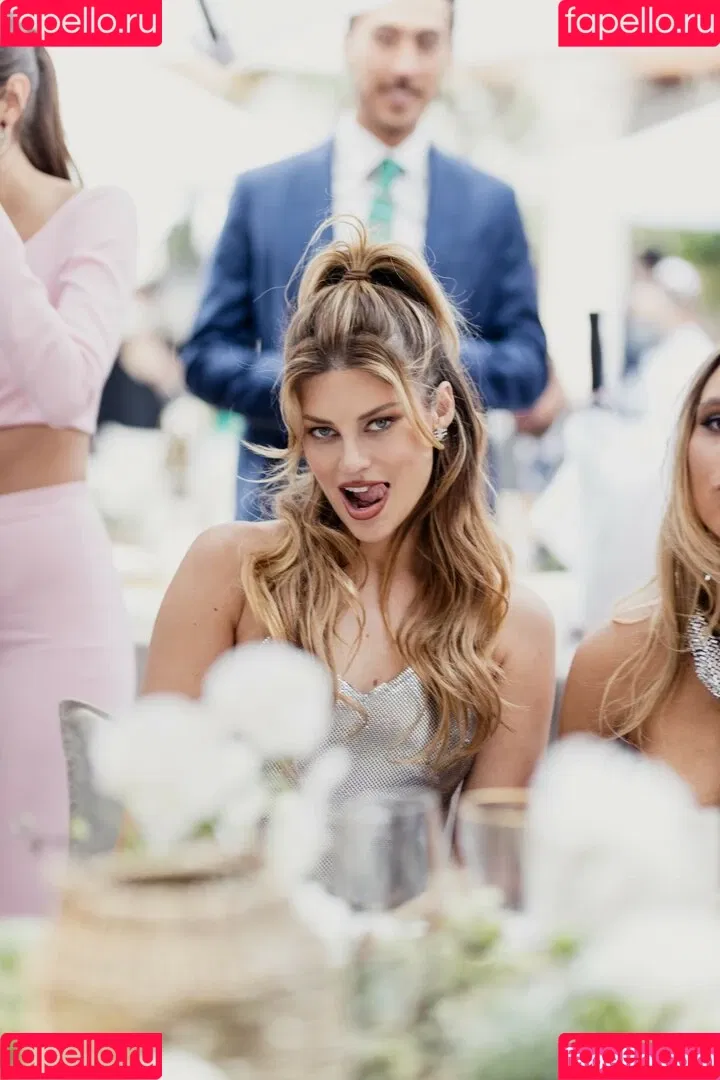 Hannah Stocking Onlyfans Photo Gallery 