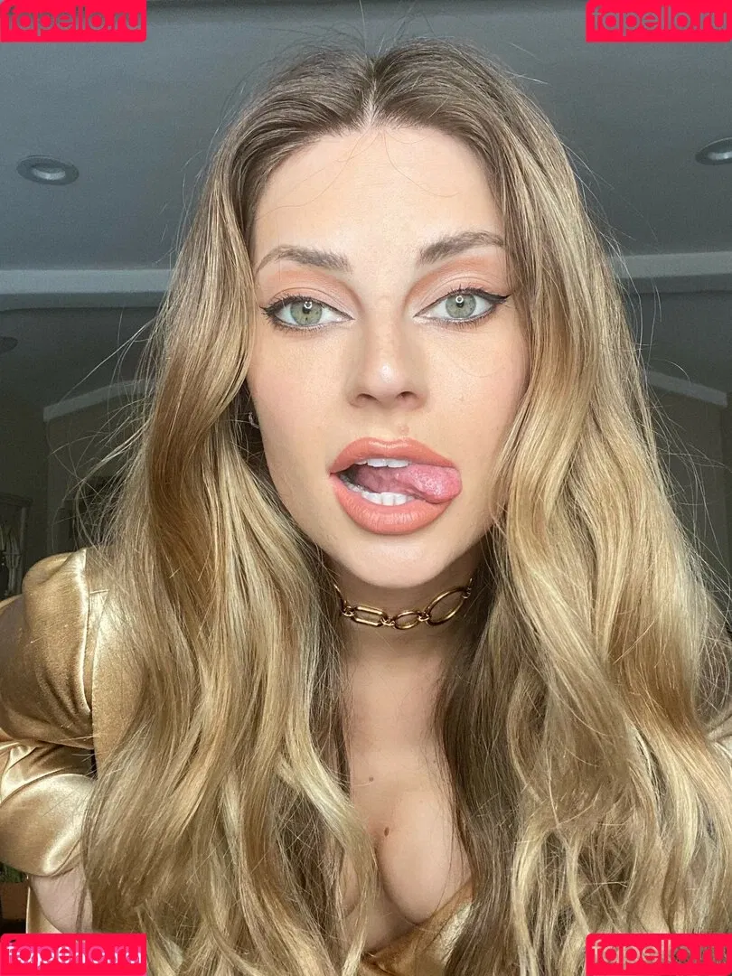 Hannah Stocking Onlyfans Photo Gallery 