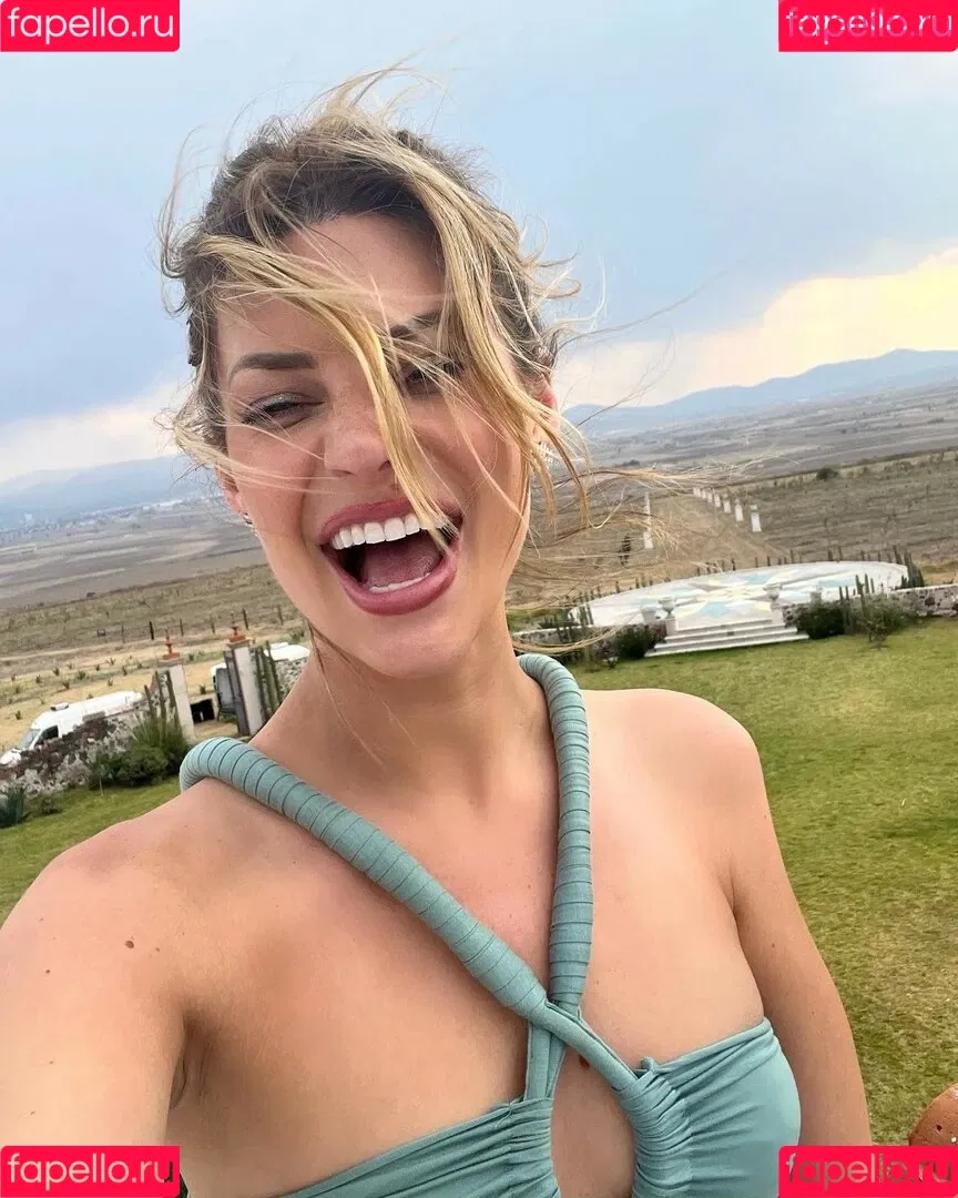 Hannah Stocking Onlyfans Photo Gallery 