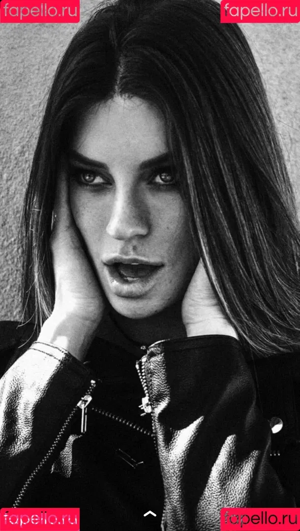 Hannah Stocking Onlyfans Photo Gallery 