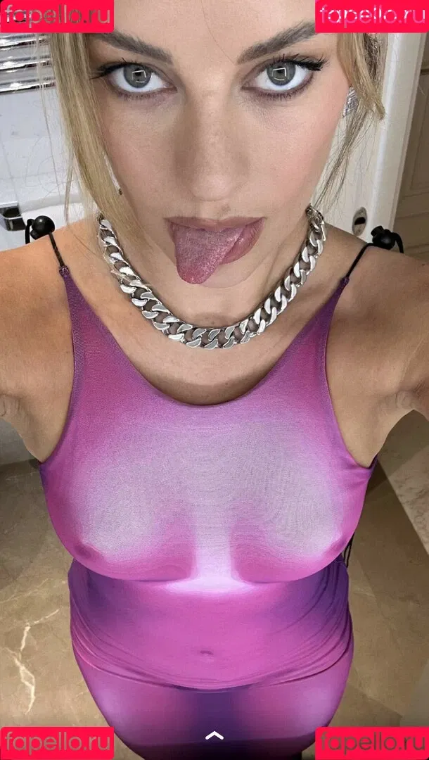 Hannah Stocking Onlyfans Photo Gallery 