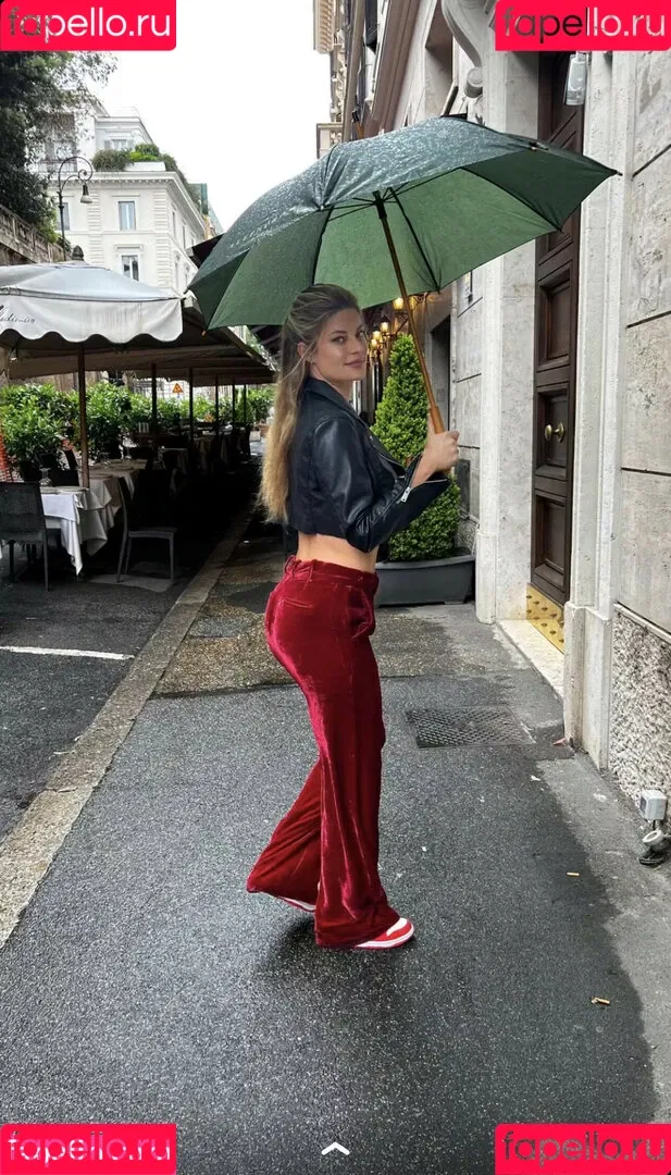 Hannah Stocking Onlyfans Photo Gallery 