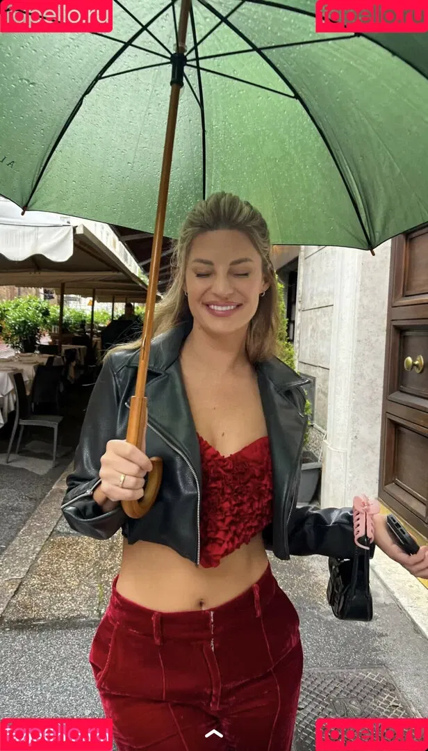 Hannah Stocking Onlyfans Photo Gallery 