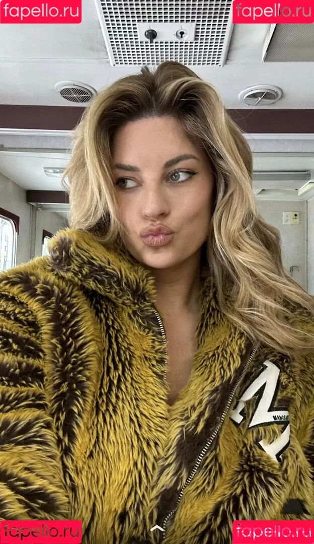 Hannah Stocking Onlyfans Photo Gallery 