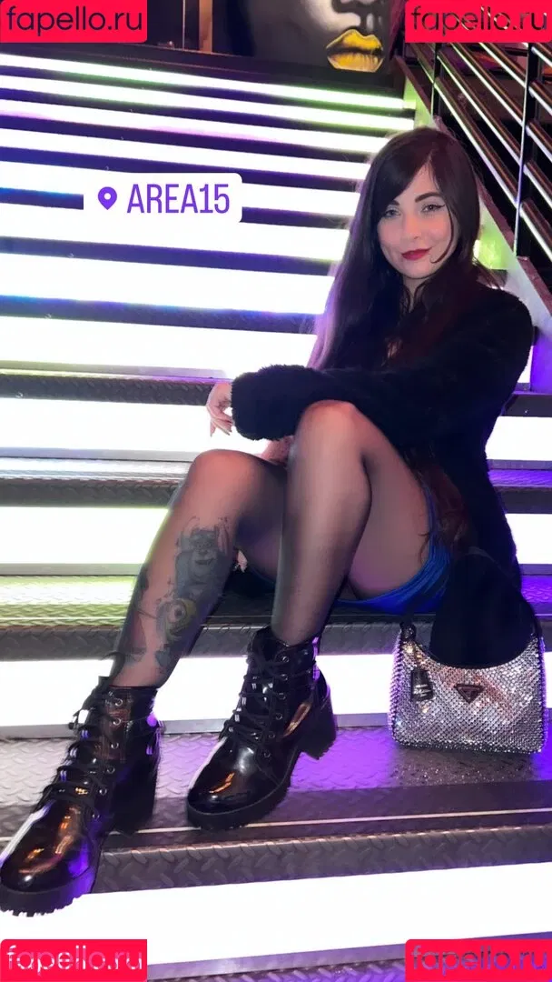 Nicole Diretora Onlyfans Photo Gallery 