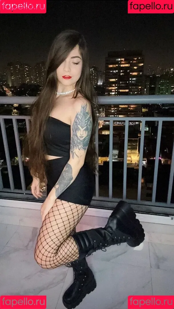 Nicole Diretora Onlyfans Photo Gallery 
