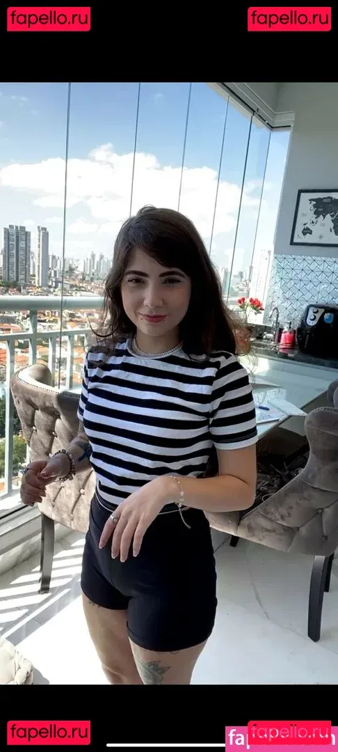 Nicole Diretora Onlyfans Photo Gallery 