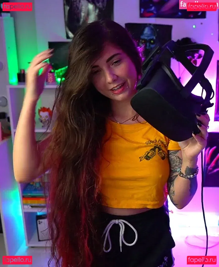 Nicole Diretora Onlyfans Photo Gallery 