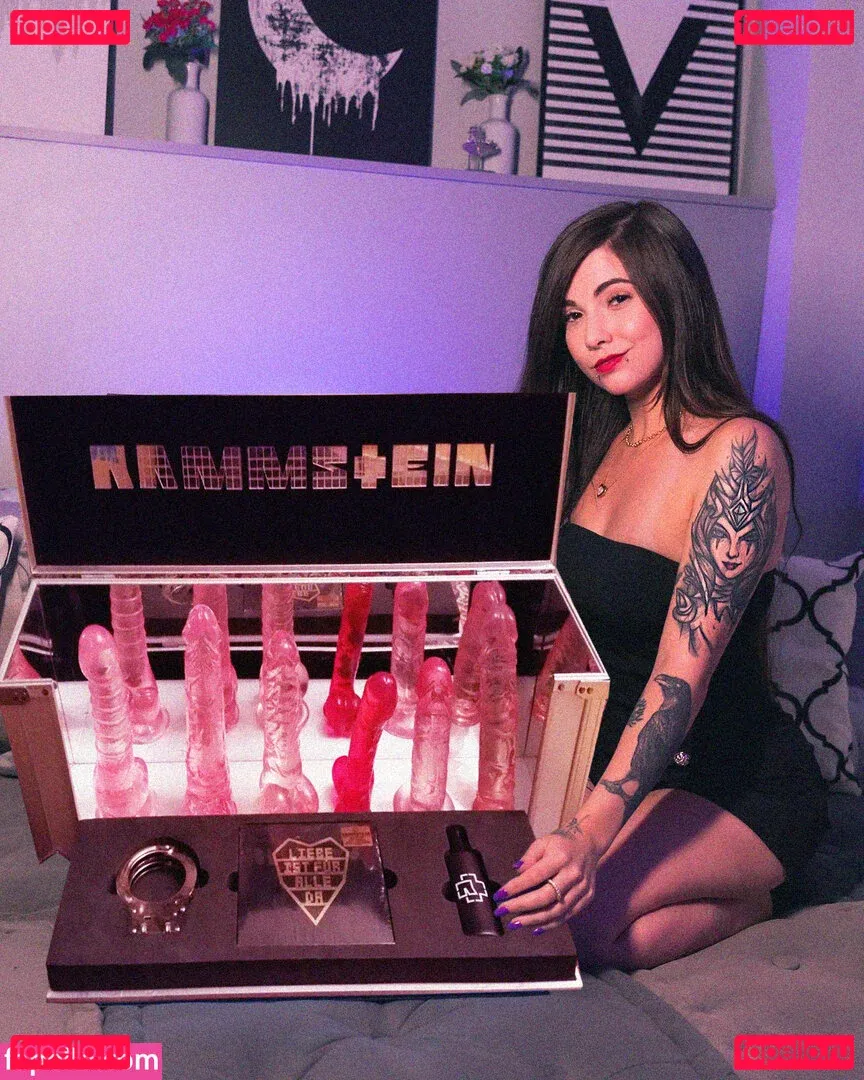 Nicole Diretora Onlyfans Photo Gallery 