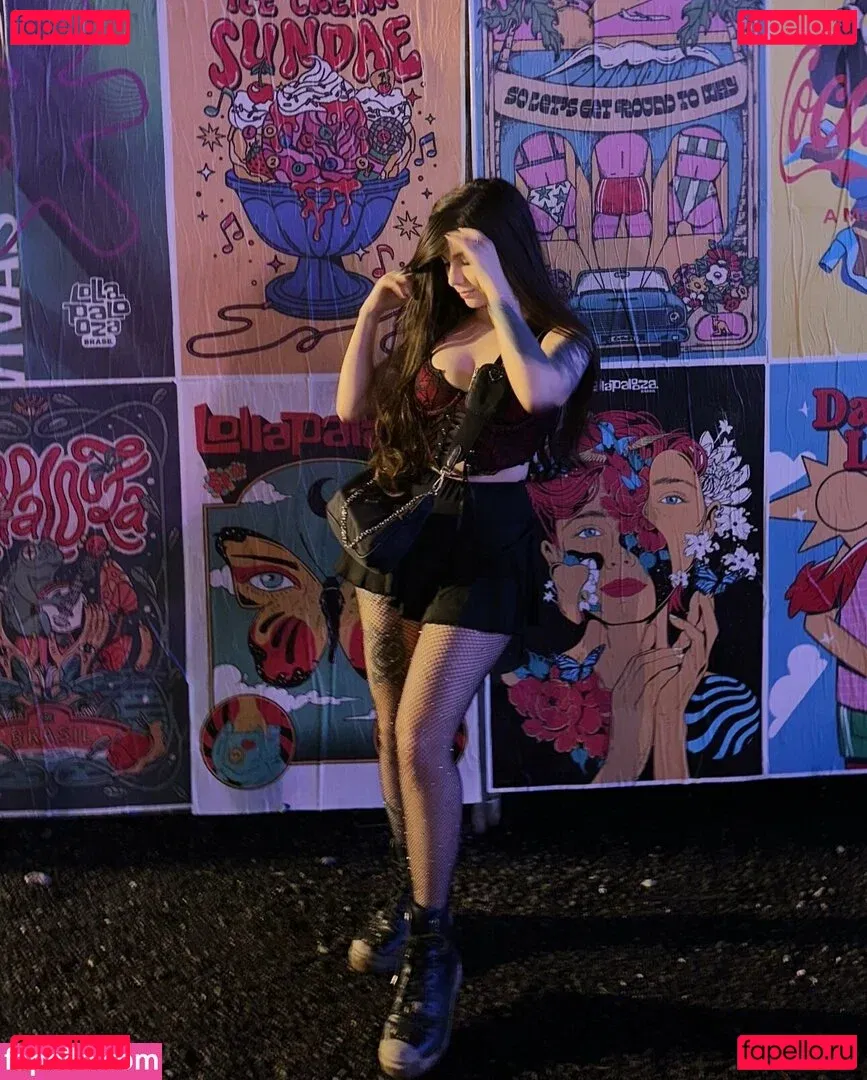 Nicole Diretora Onlyfans Photo Gallery 