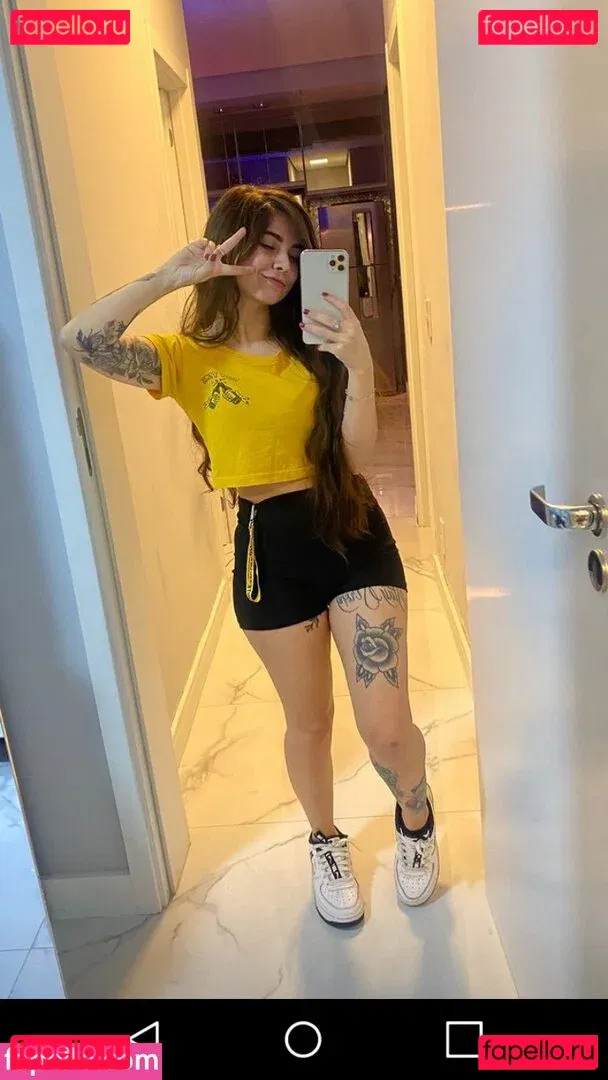 Nicole Diretora Onlyfans Photo Gallery 