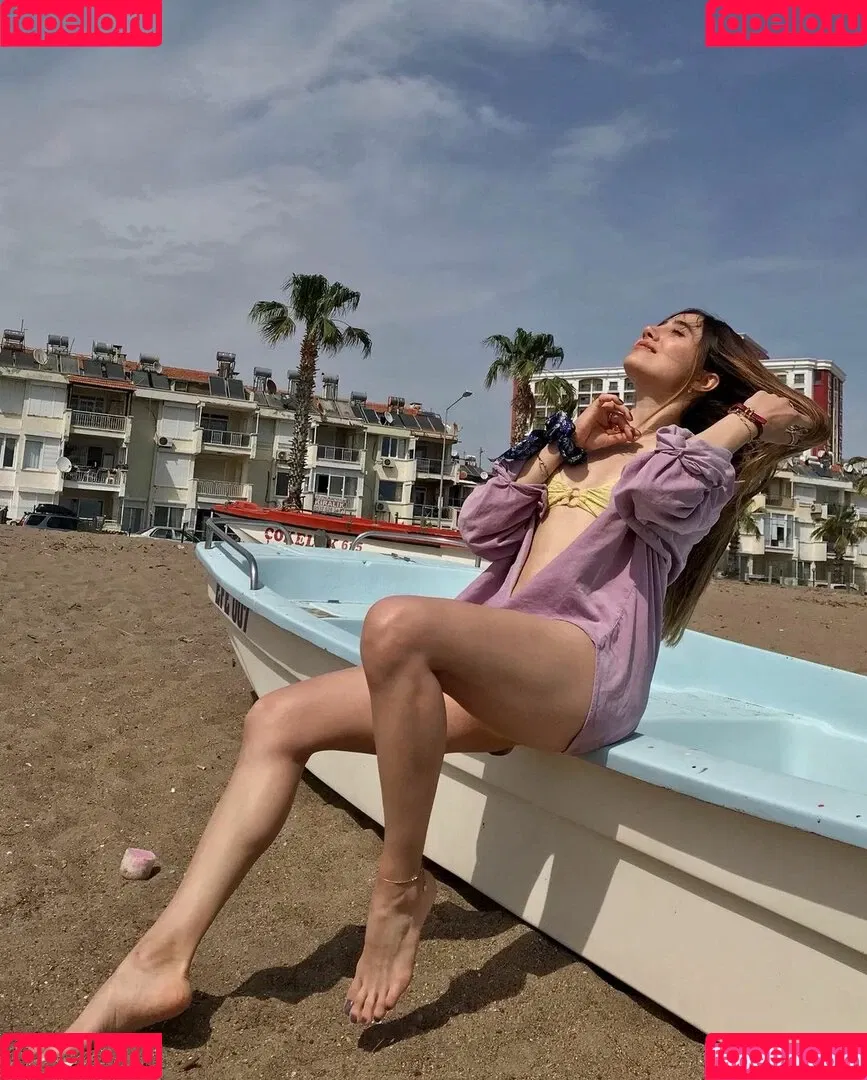 Merve Elmas Onlyfans Photo Gallery 