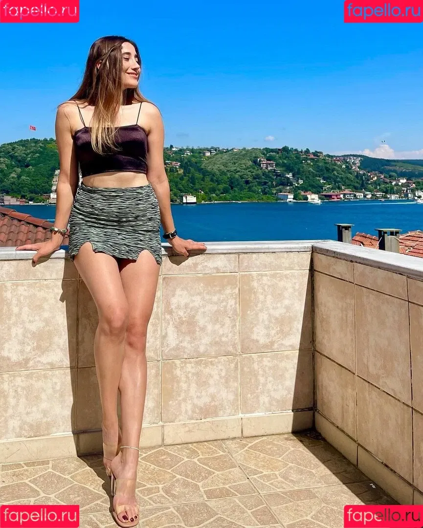Merve Elmas Onlyfans Photo Gallery 