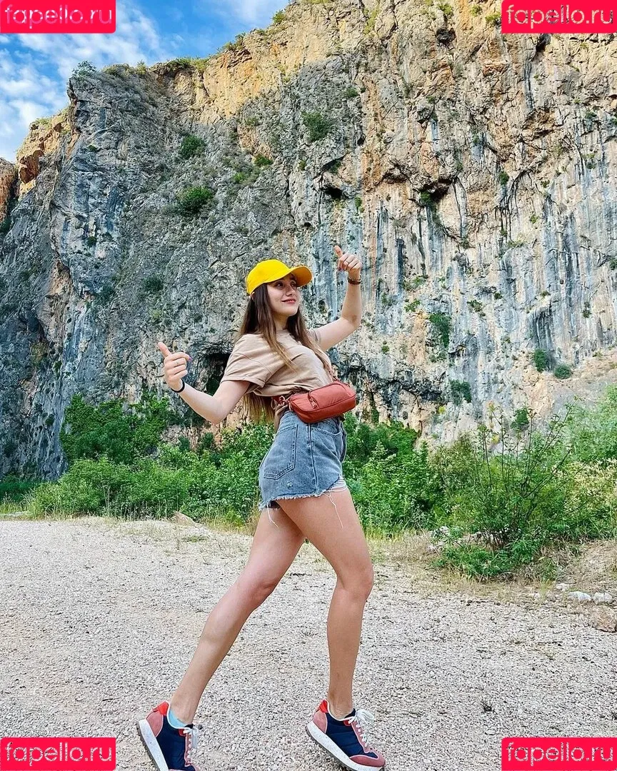 Merve Elmas Onlyfans Photo Gallery 