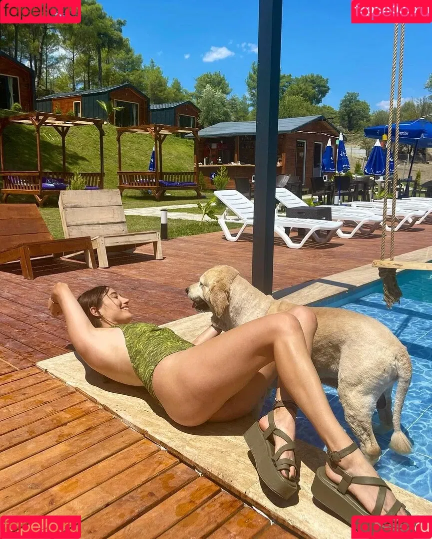Merve Elmas Onlyfans Photo Gallery 