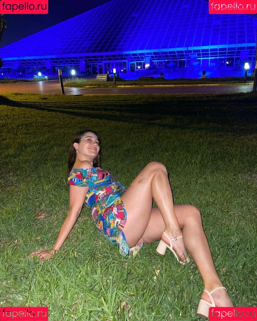 Merve Elmas Onlyfans Photo Gallery 