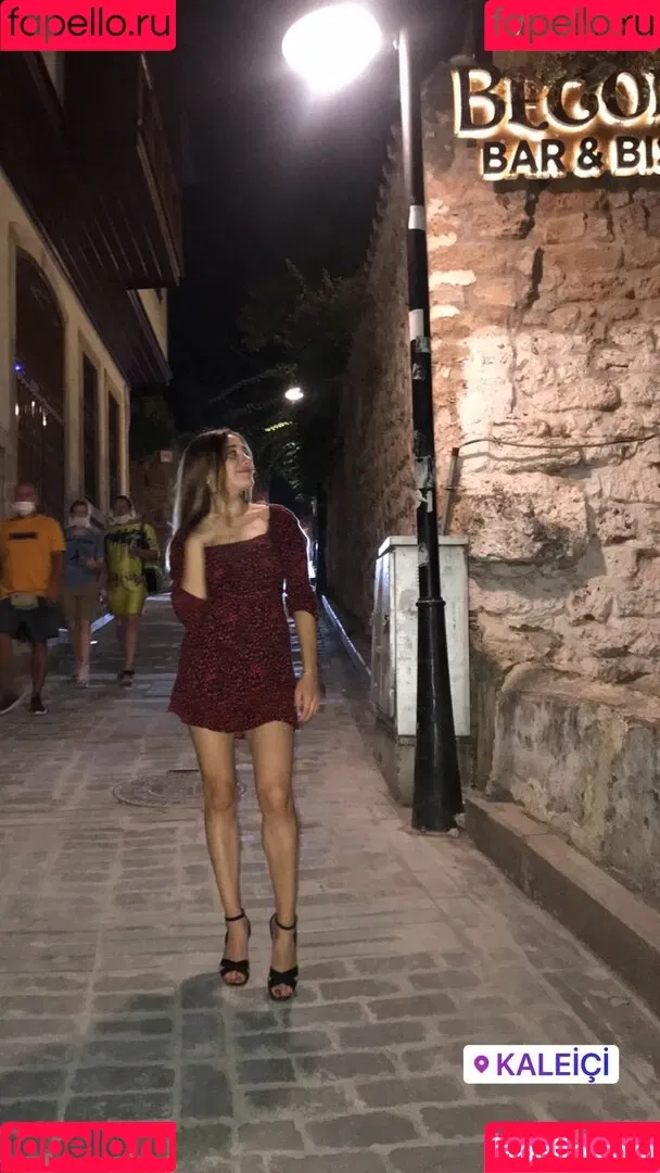 Merve Elmas Onlyfans Photo Gallery 