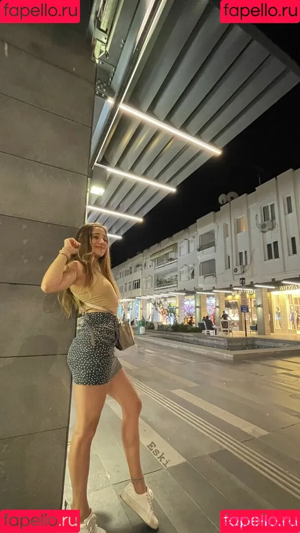 Merve Elmas Onlyfans Photo Gallery 