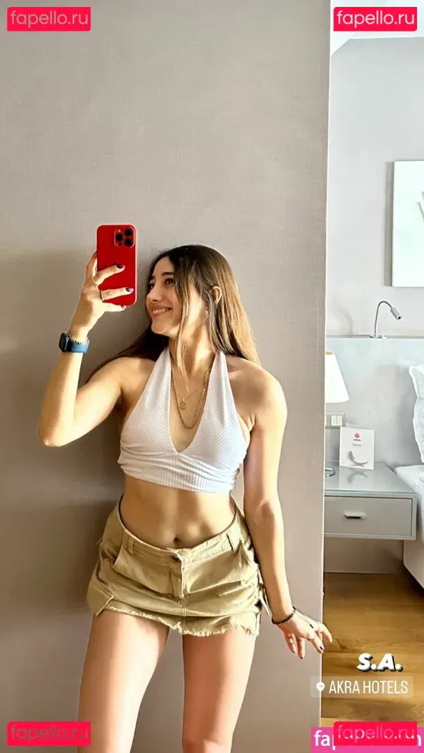 Merve Elmas Onlyfans Photo Gallery 