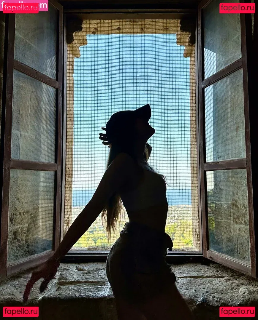 Merve Elmas Onlyfans Photo Gallery 