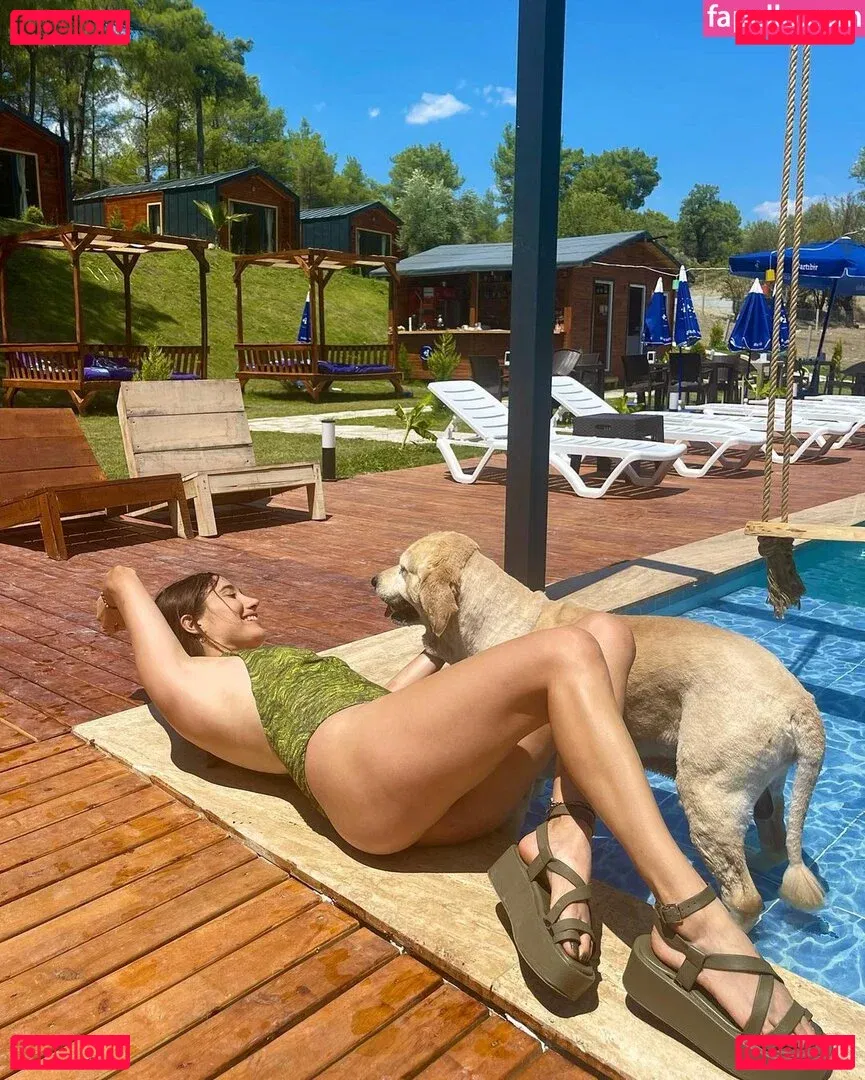 Merve Elmas Onlyfans Photo Gallery 