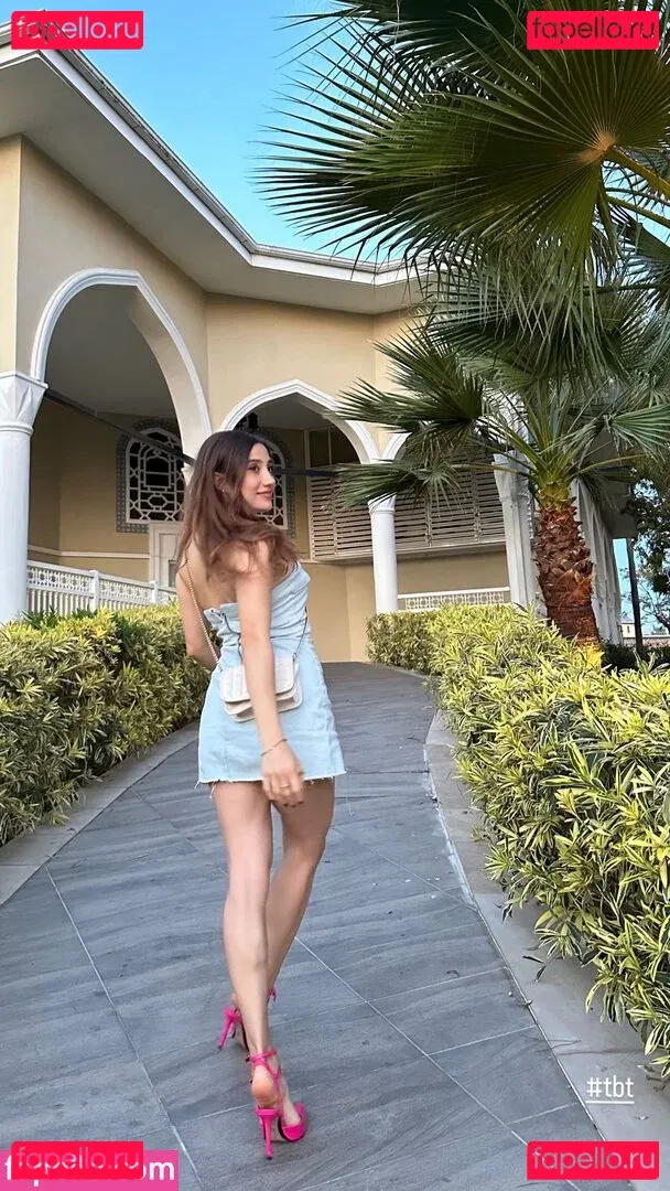 Merve Elmas Onlyfans Photo Gallery 