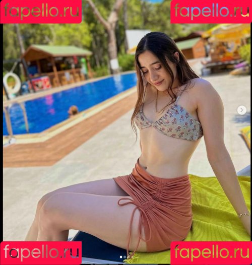 Merve Elmas Onlyfans Photo Gallery 