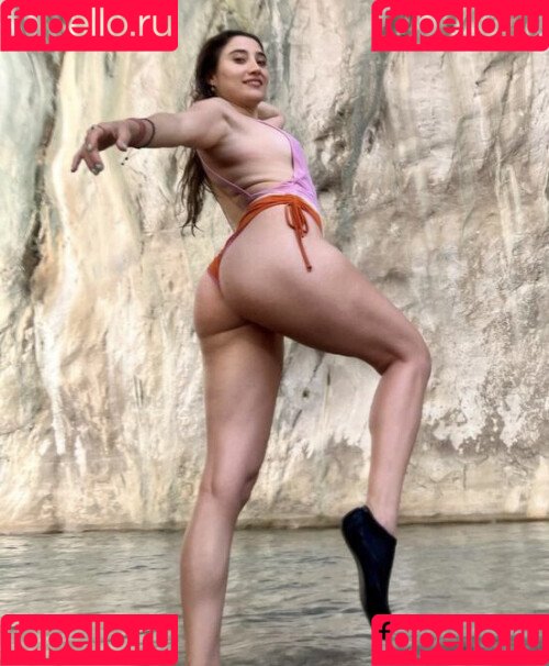 Merve Elmas Onlyfans Photo Gallery 