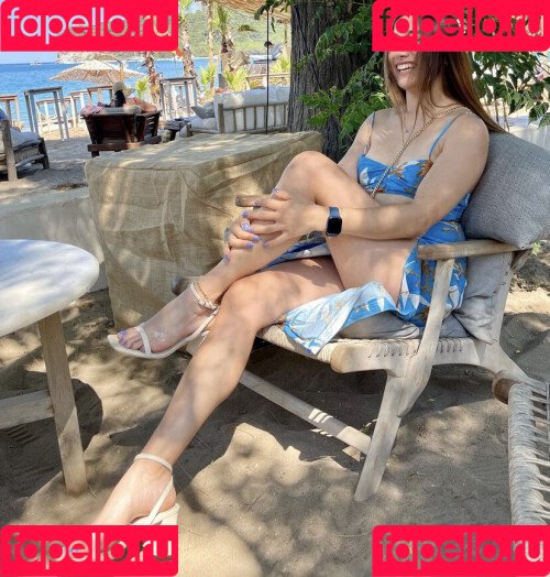 Merve Elmas Onlyfans Photo Gallery 