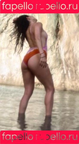 Merve Elmas Onlyfans Photo Gallery 