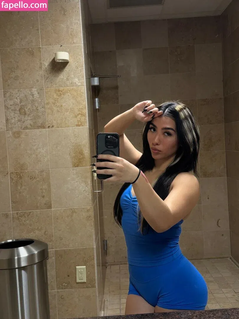 dineromia Onlyfans Photo Gallery 