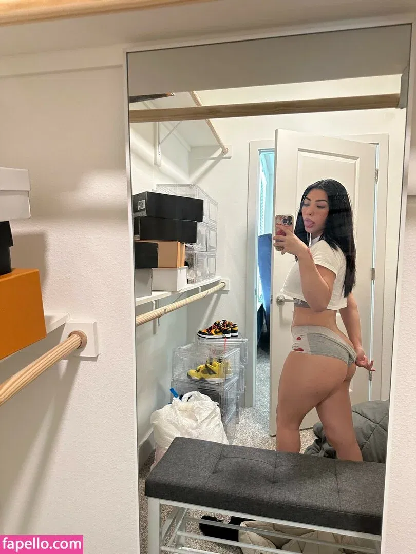 dineromia Onlyfans Photo Gallery 