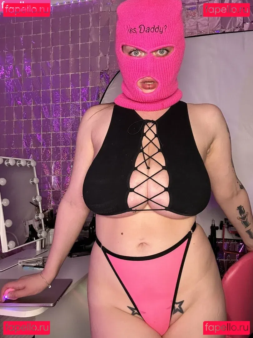 KiraClark Onlyfans Photo Gallery 