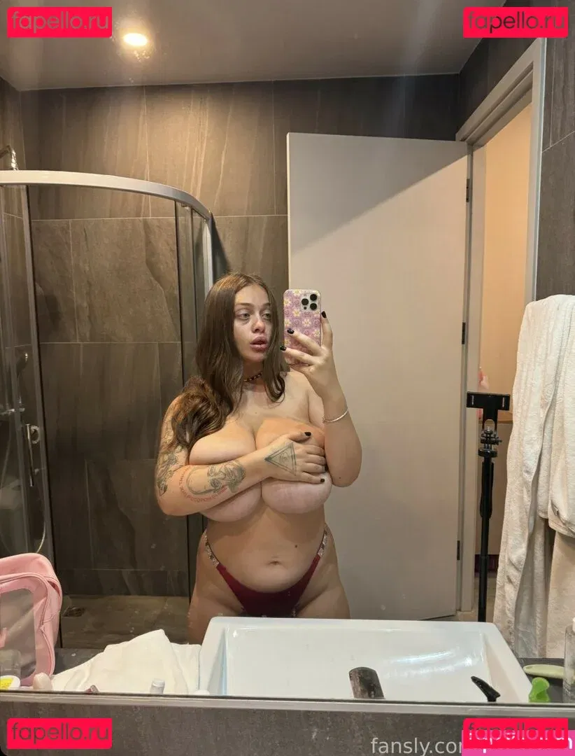 KiraClark Onlyfans Photo Gallery 