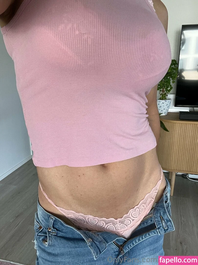 mikaela85 Onlyfans Photo Gallery 